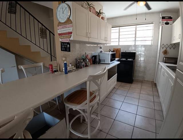 2 BEDROOM APARTMENT FOR SALE IN MARGATE BEACH